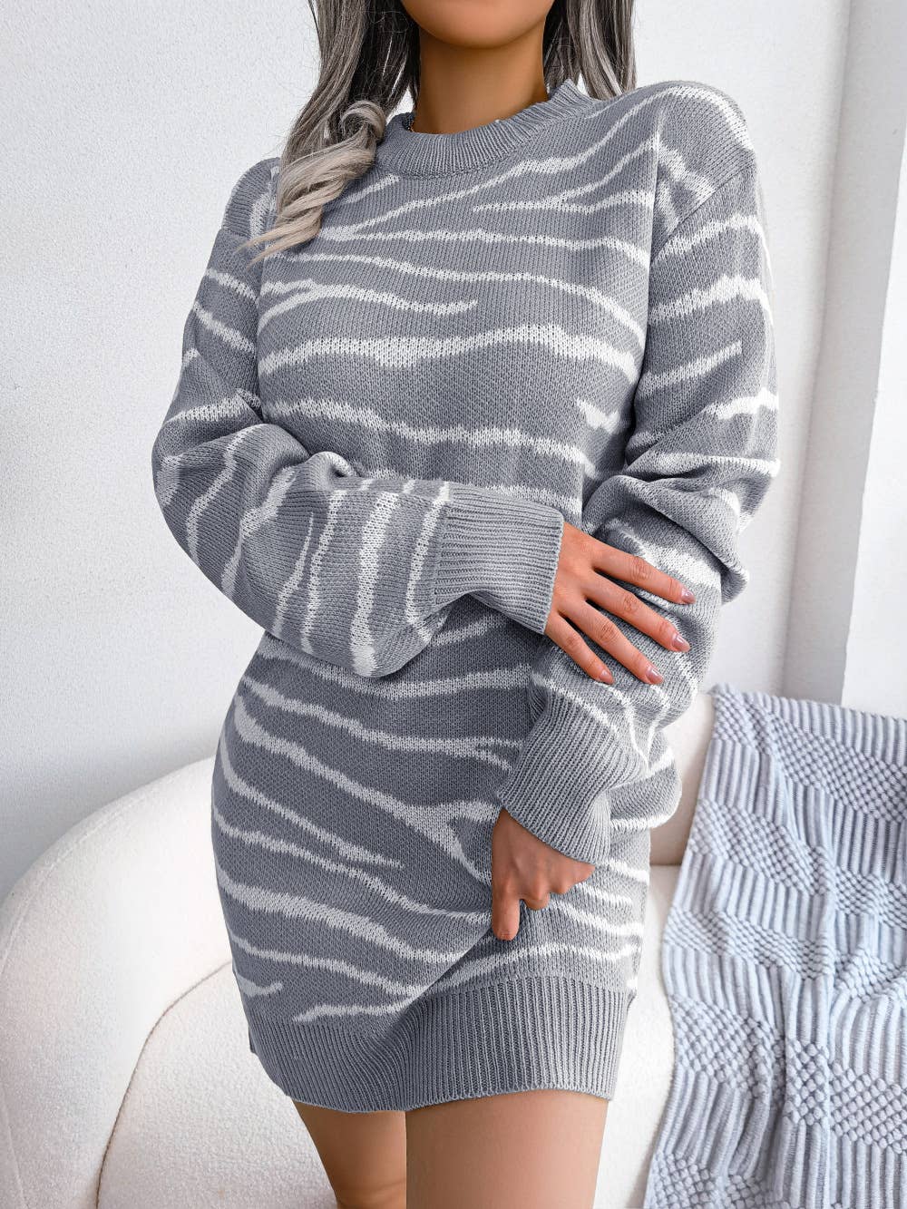 CASUAL TIGER PRINT LONG SLEEVE SWEATER DRESS
