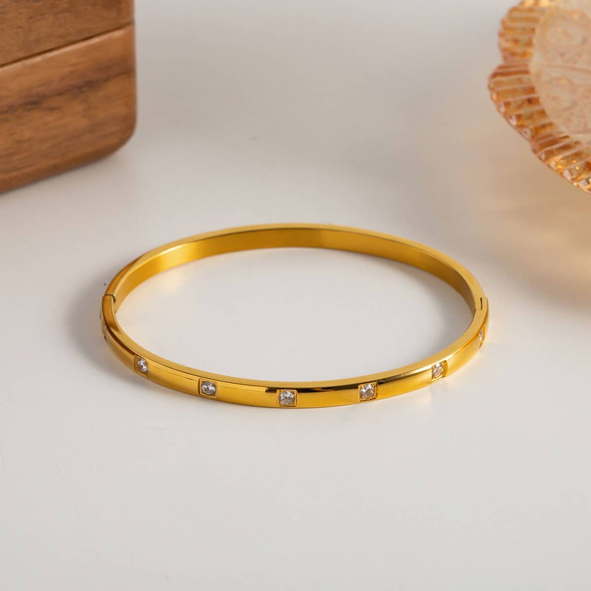 18K Gold White Zircon Round Bangle, Elegant Style_CWAJE4694