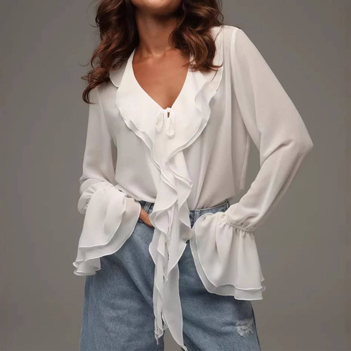 Cardigan with ruffled and fashionable tie design