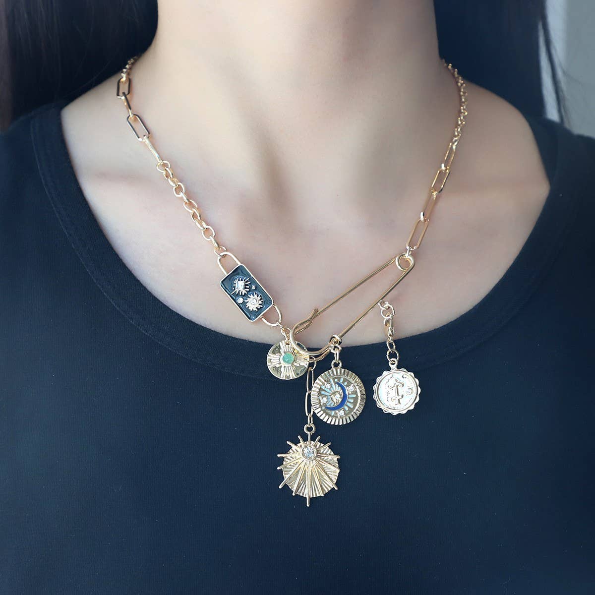 FASHION ORIGINAL DESIGN MULTI-PENDANT NECKLACE_CWAJE2830