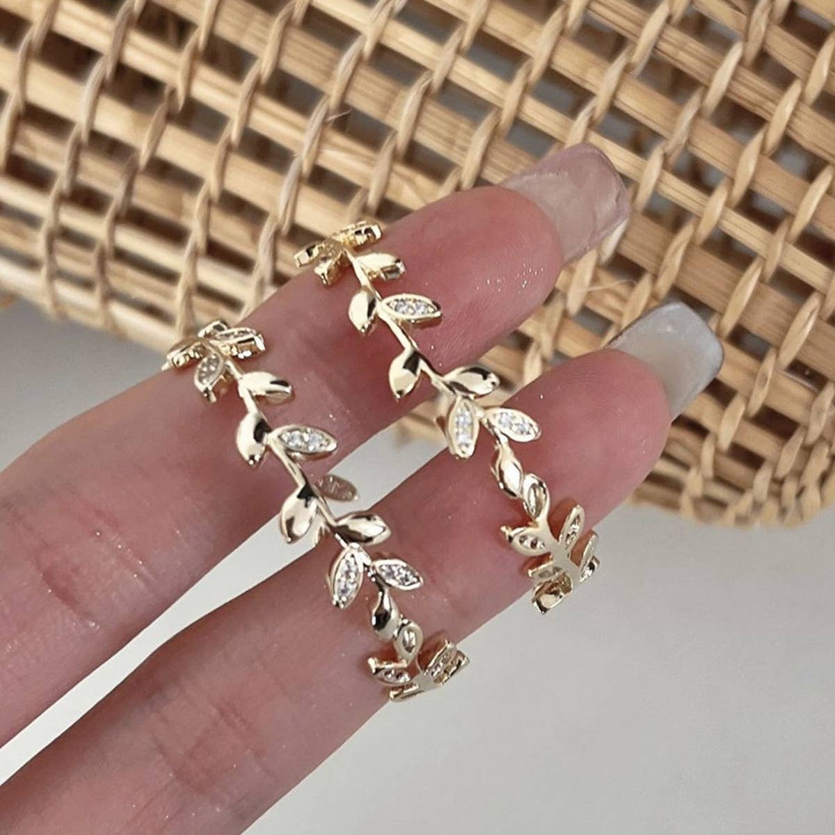 FOREST STYLE RETRO LEAF EARRINGS