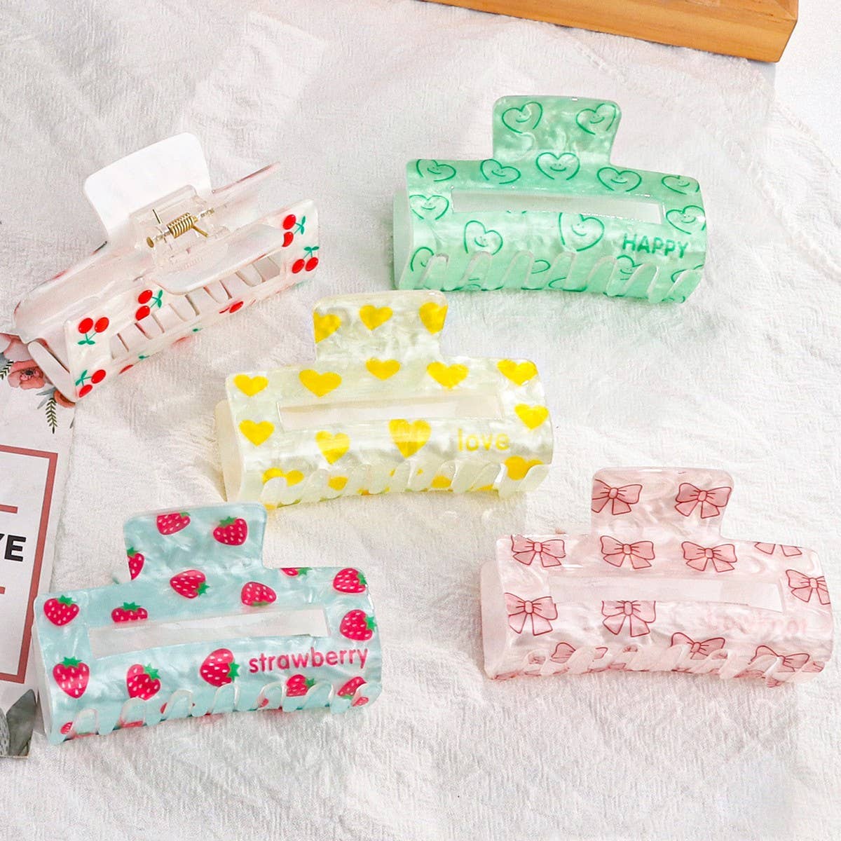 CWAHA1610_CHERRY HEART STRAWBERRY RECTANGLE HAIR CLAW CLIP