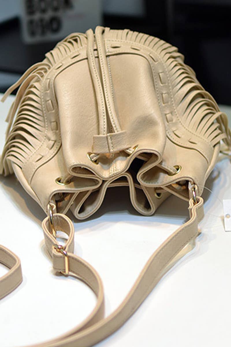 CWAB1570_Leisure drawstring tassel bucket shoulder bag