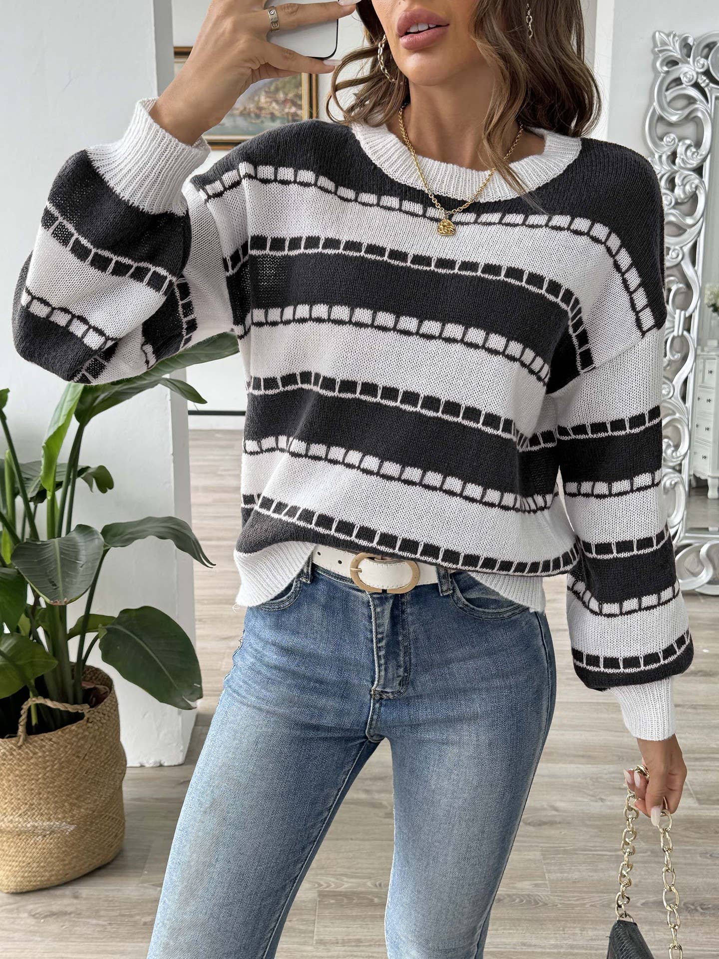COLOR MATCHING STRIPED CASUAL PULLOVER SWEATER