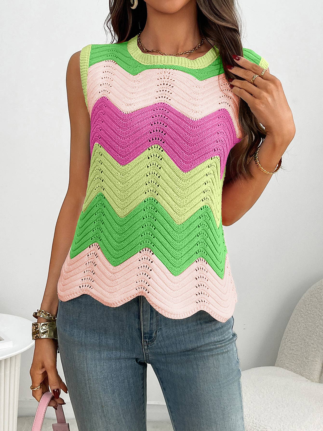 Contrasting color wavy round-neck pullover vest