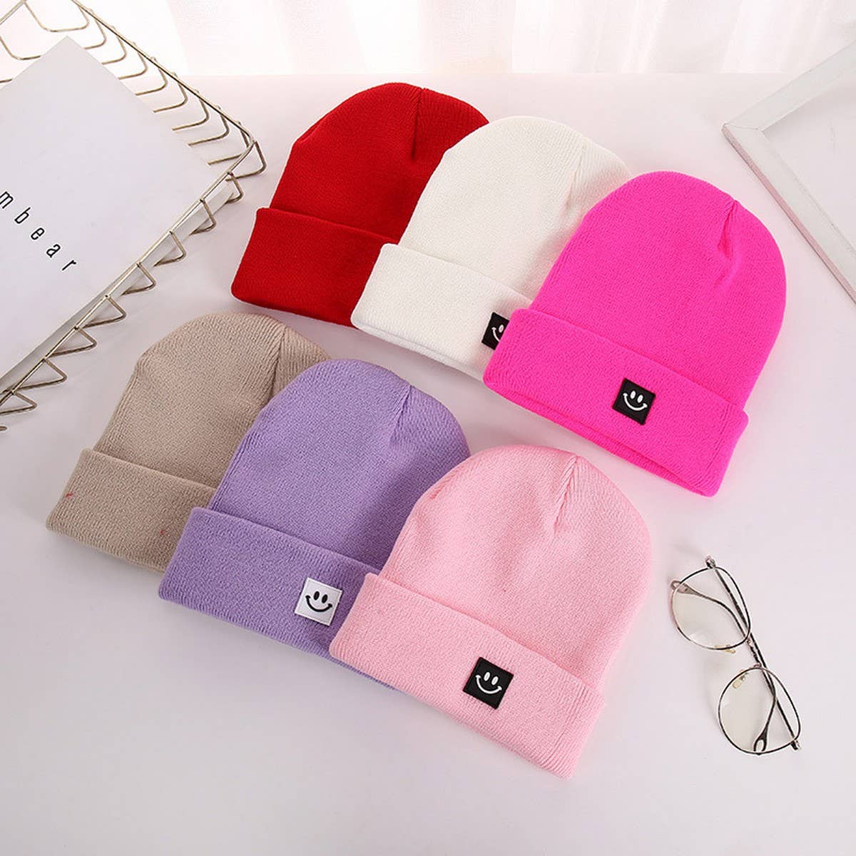 CWAH04343_SMILEY FACE PATCH KNIT BEANIE HAT