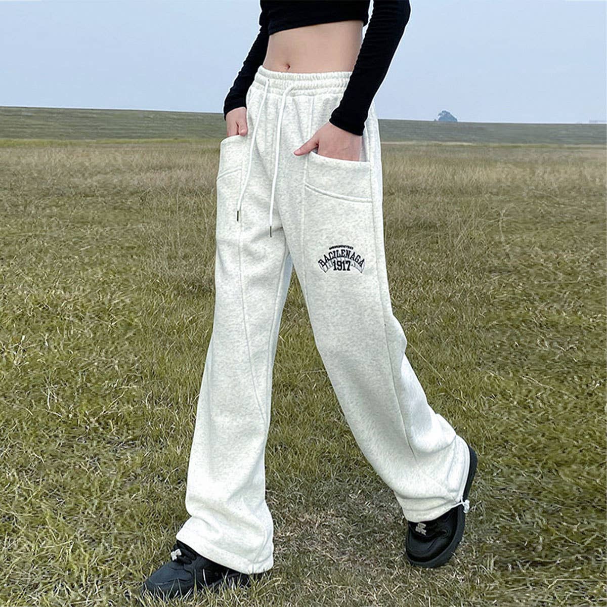 Embroidered baggy three-dimensional pocket sweatpants