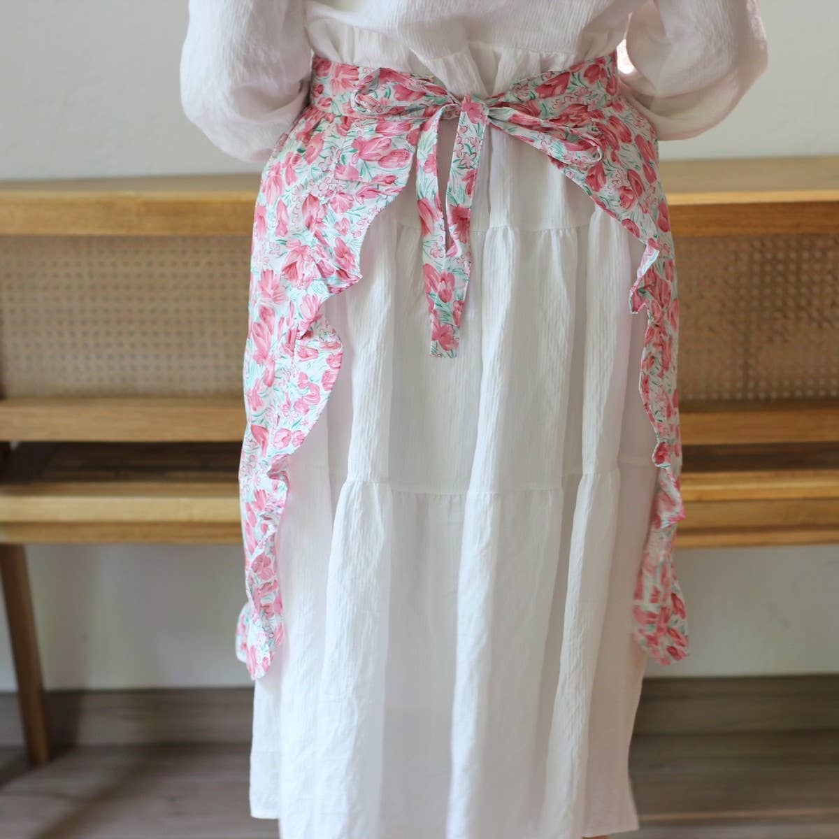 SMALL FRESH LOLITA TULIP APRON HALF-LENGTH APRON_CWMM5822