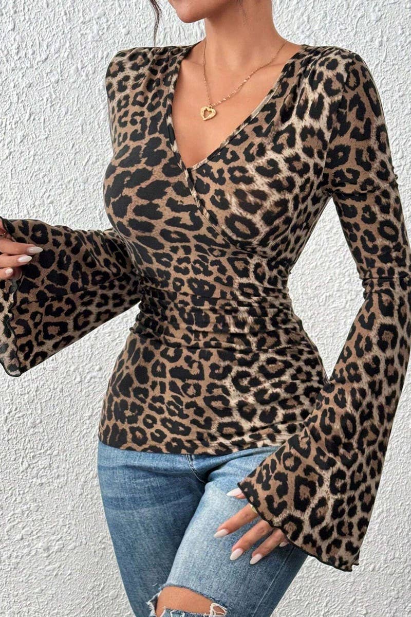 CWTBLL3519_LEOPARD PRINT LAYERED V NECK BELL SLEEVE KNIT TOP