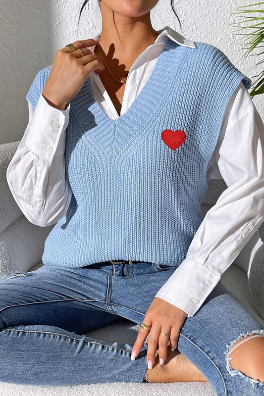 CWTSTL00993_WOMEN V-NECK KNIT VEST HEART PATCH SWEATER