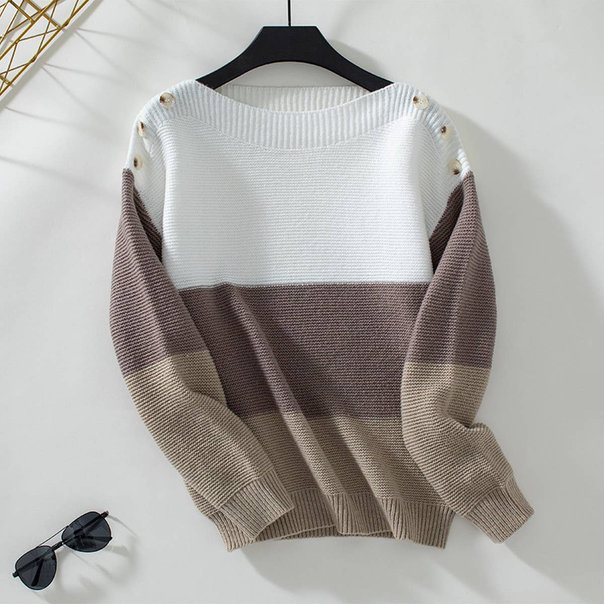 Color contrast collar button pullover sweater