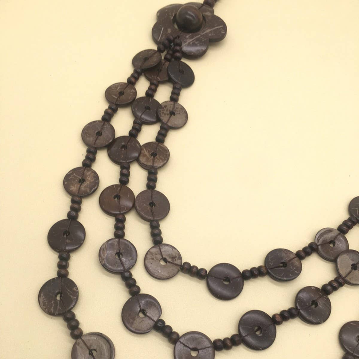COCONUT SHELL FLOWER MULTI-LAYER BEADED NECKLACE