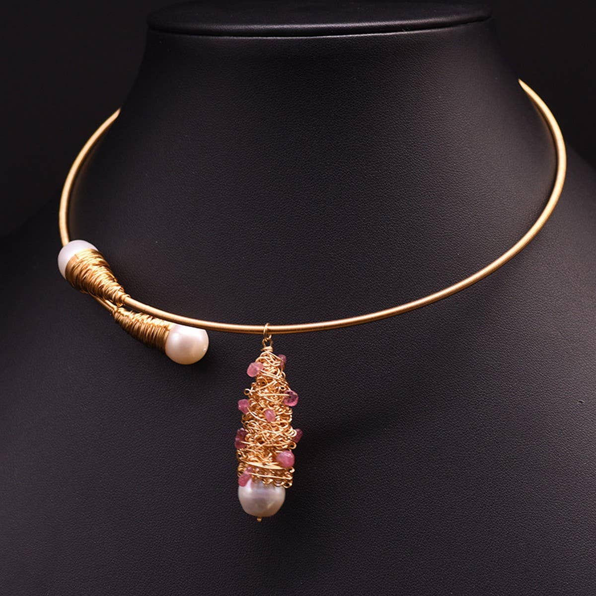 VINTAGE NICHE NATURAL FRESHWATER PEARL NECKLACE