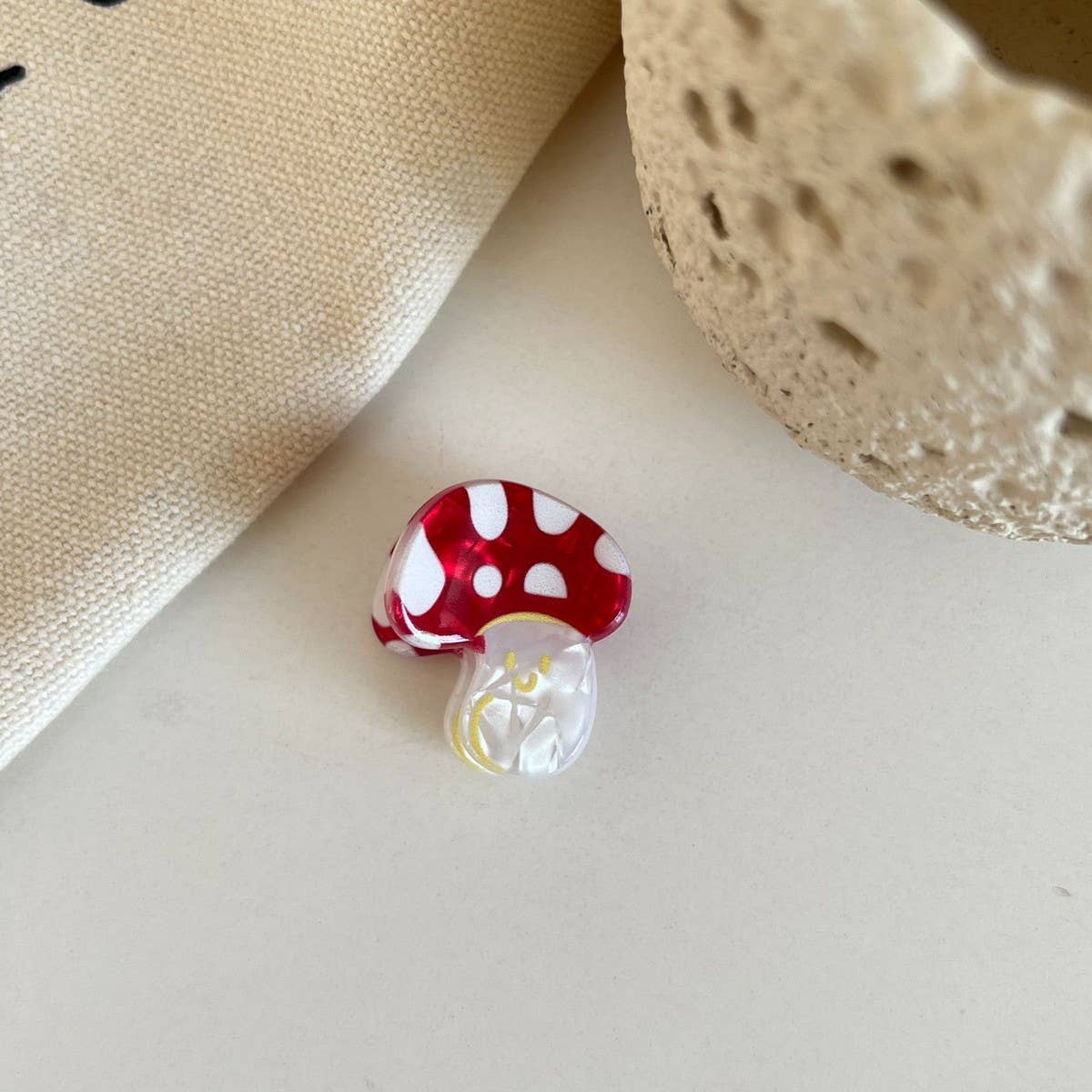 CWAHA07726_CUTE CARTOON KIDS MINI ACRYLIC HAIR CLAW CLIP