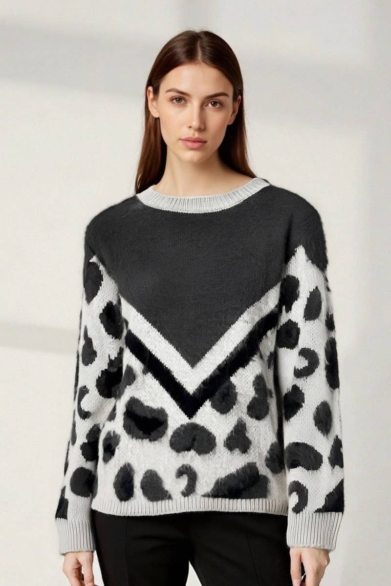 CWOSWL6953_FUZZY LEOPARD PRINT KNIT PULLOVER SWEATER
