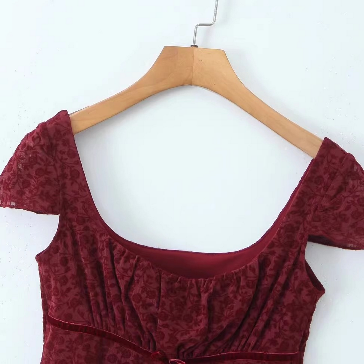 Elegant Split Blouse ? Bow Accent Design
