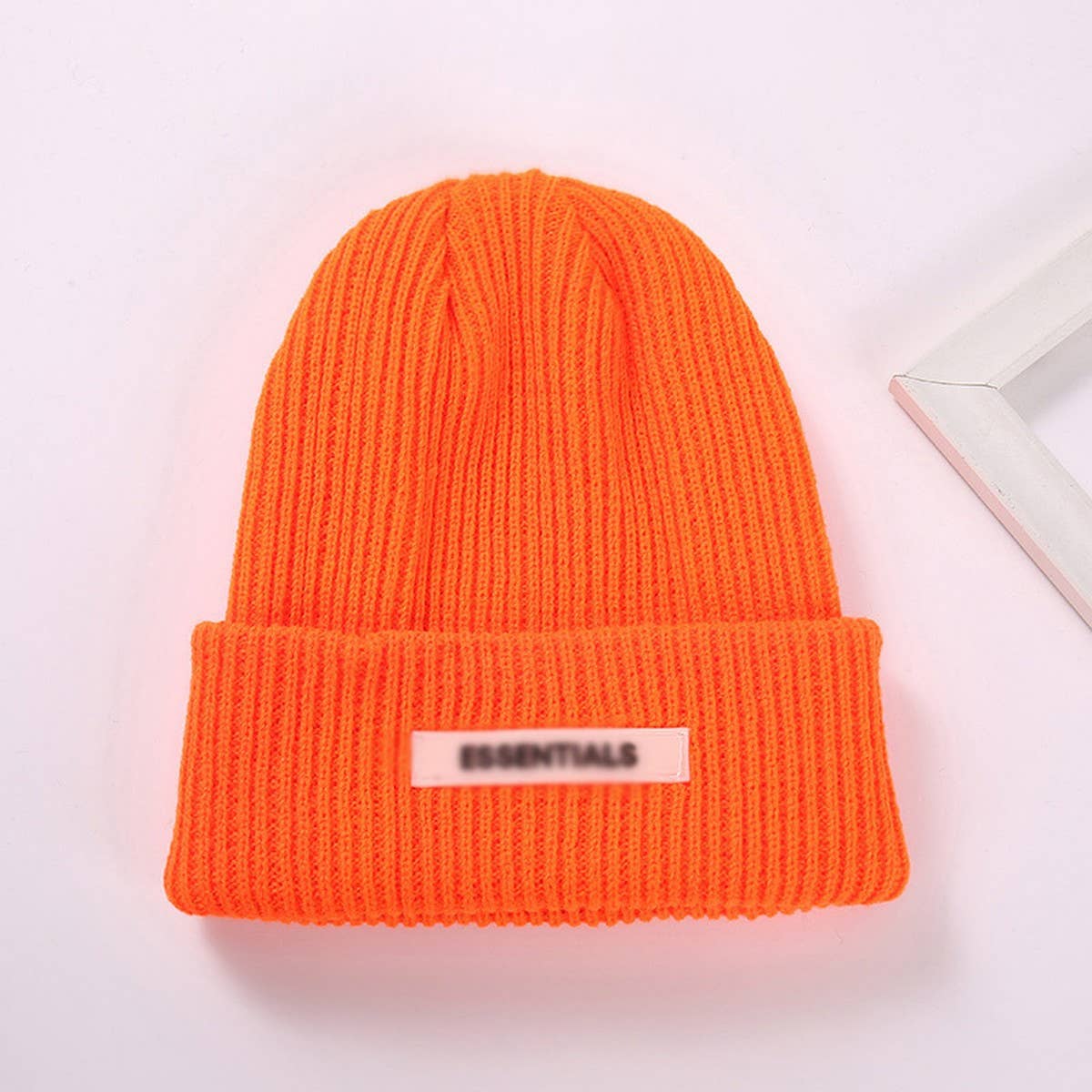 CWAH04342_ESSENTIALS LETTER PATCH KNIT BEANIE HAT