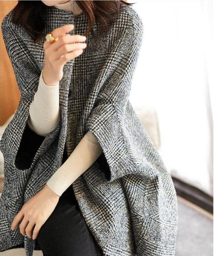 CARDIGAN CREW NECK WITH THREE-QUARTER SLEEVES