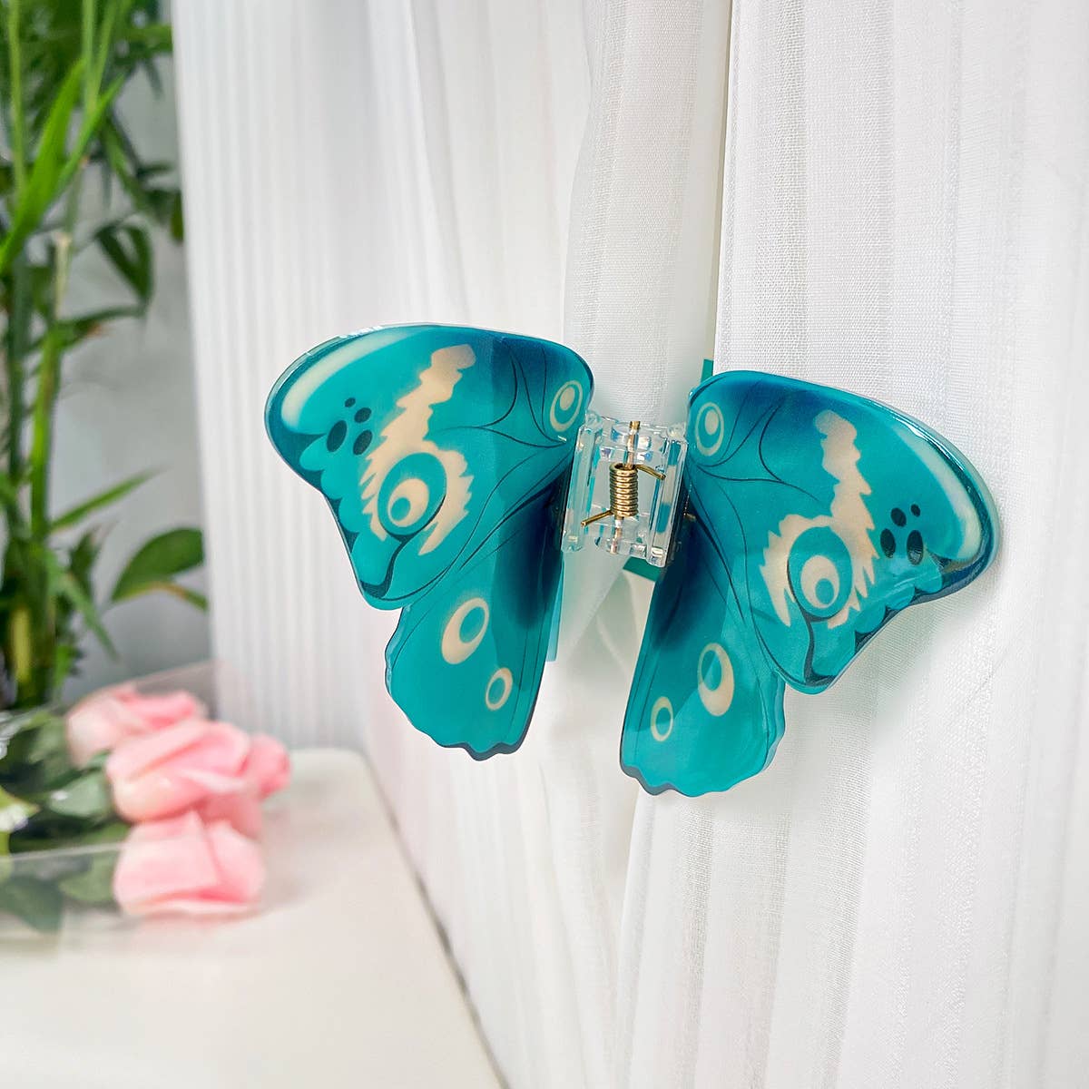 Hairpins with the simulated butterfly temperament