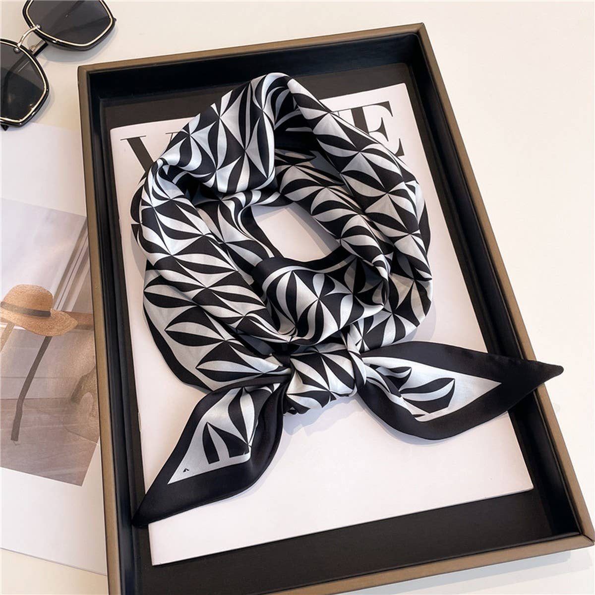 ZEBRA PRINT THIN ANGLED WIDE COLLAR HEAD SCARF_CWASC1530