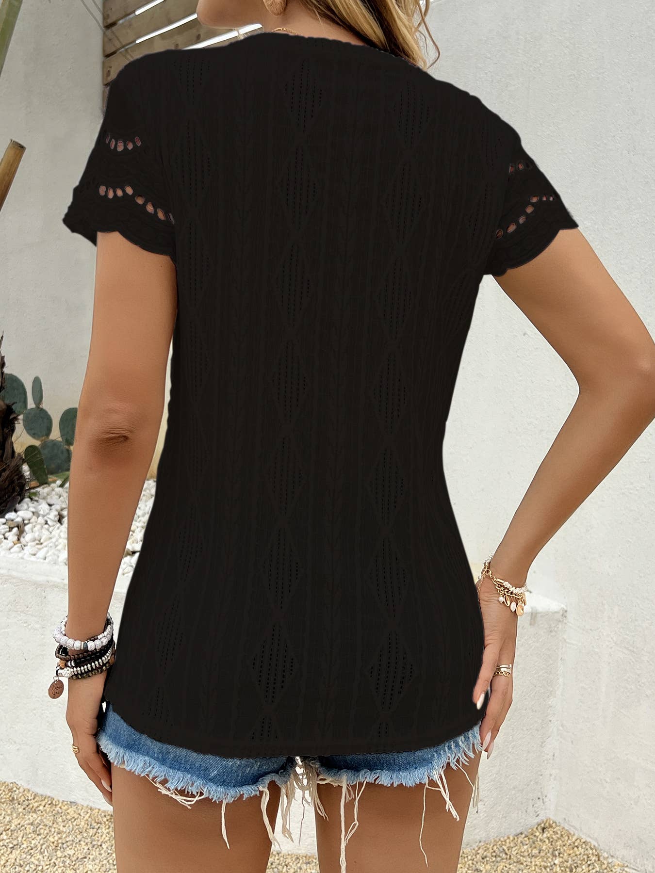 Fashionable round-neck hollowed-out T-shirt