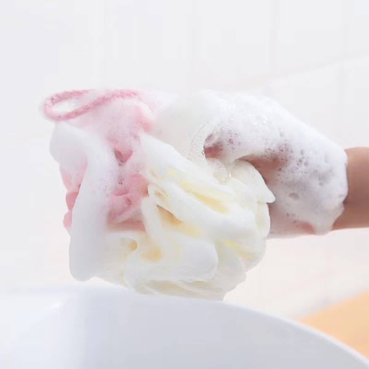 CWMM8431_DOUBLE COLOR UNISEX FOAMING FINE MESH BATH BALL