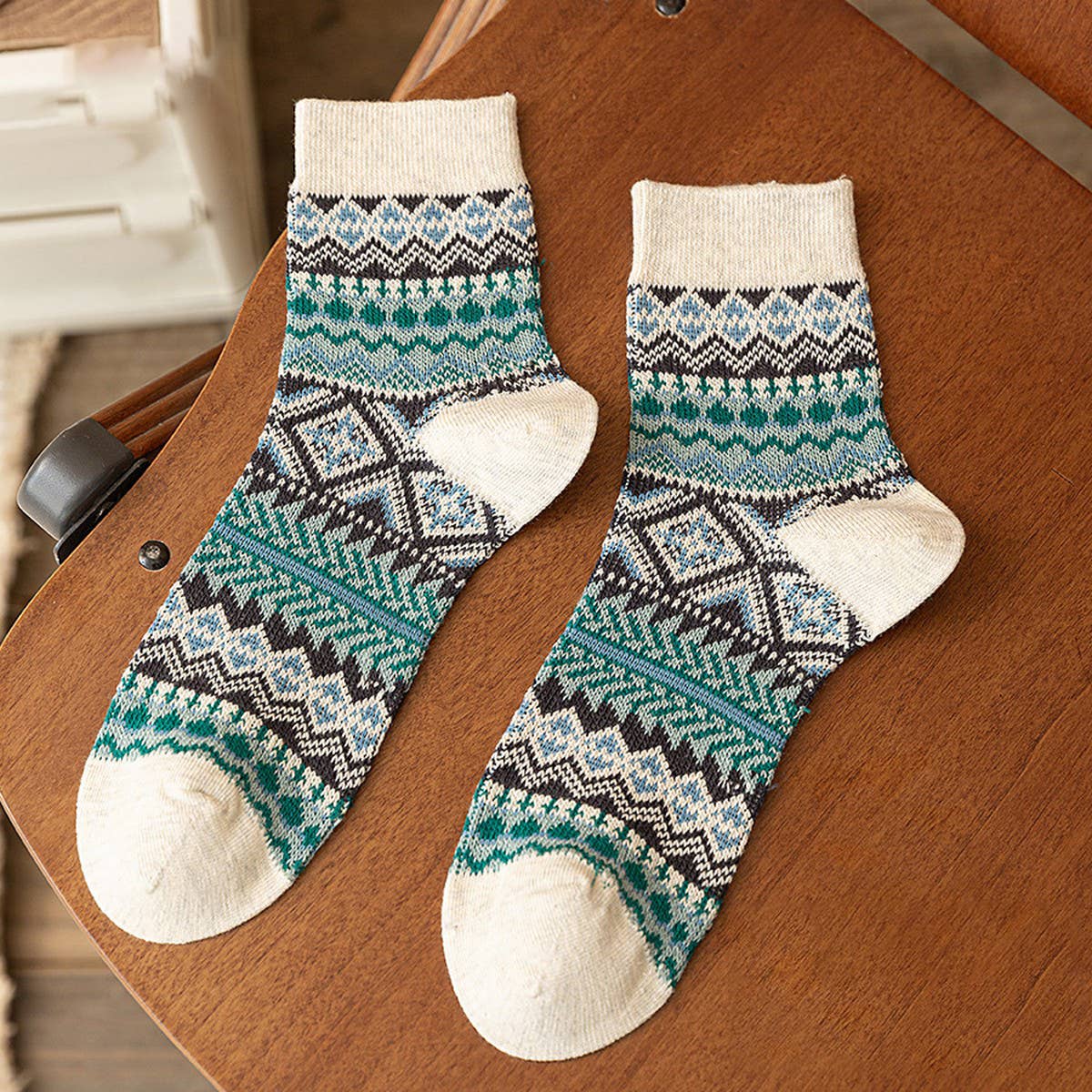 CWMS02731_VINTAGE TRIBAL STRIPE SHORT CREW KNIT SOCKS