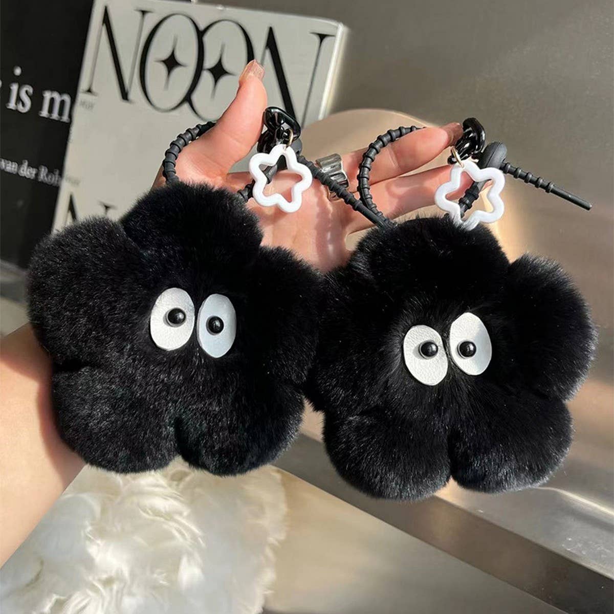 CUTE FLOWER PLUSH BALL BAG CAR KEYCHAIN PENDANT