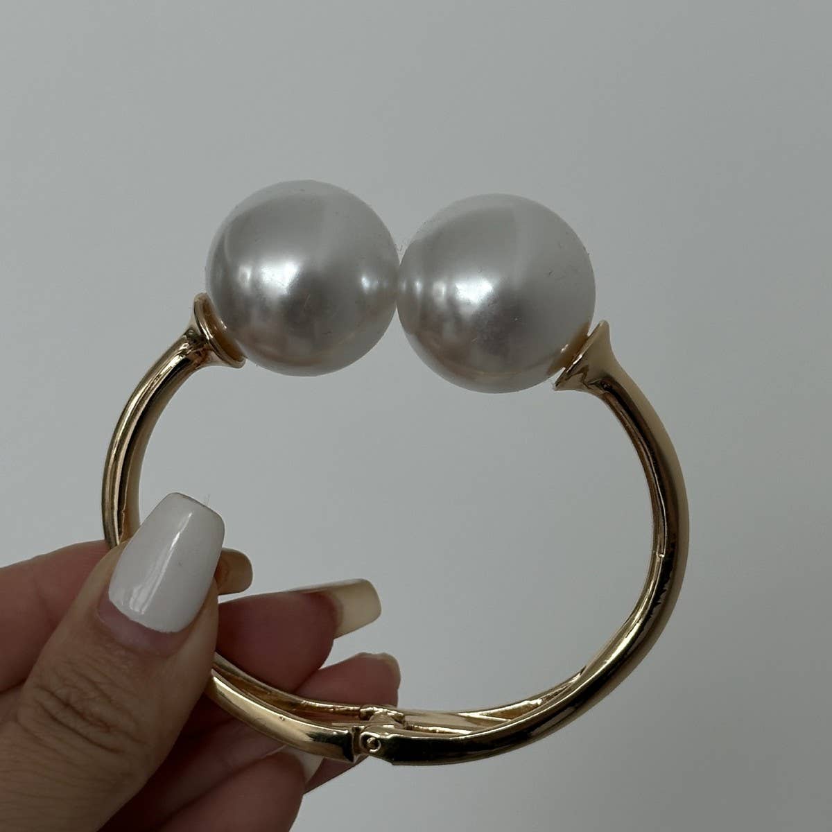 FASHIONABLE METALLIC SMOOTH SPRING BRACELET