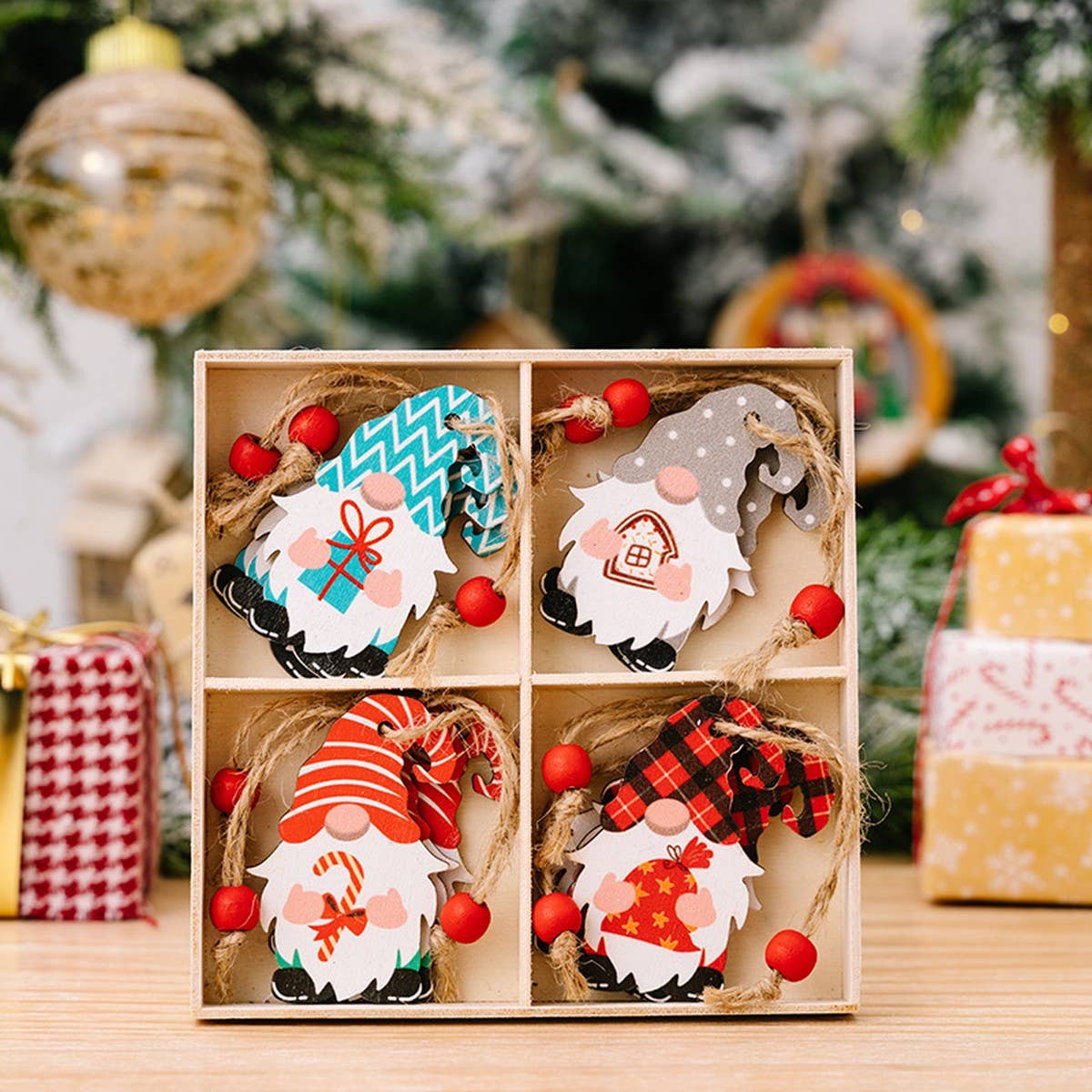 CWMM10285_CHRISTMAS WOODEN GNOME ORNAMENTS SET OF 4