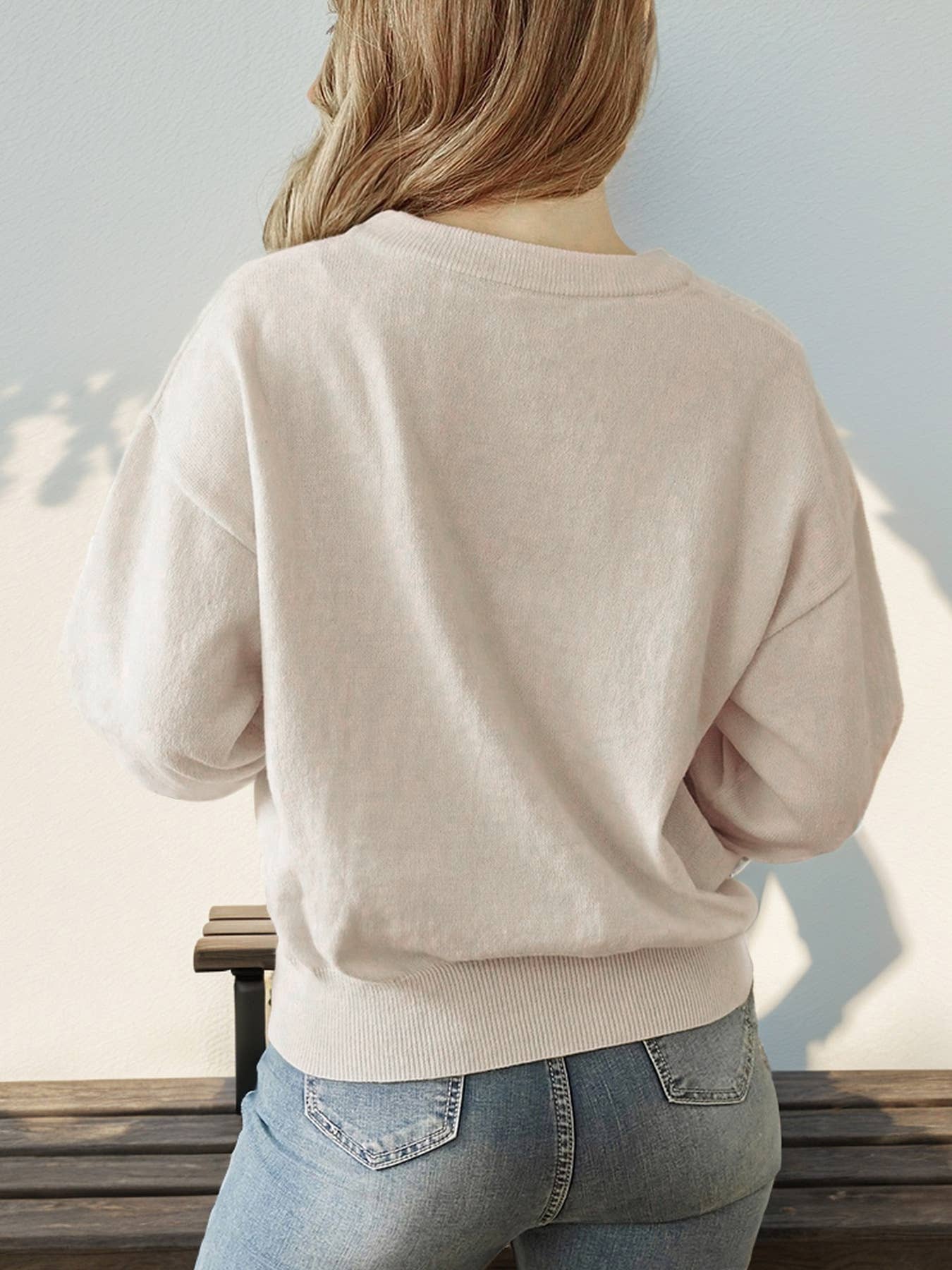 CREW-NECK LONG-SLEEVED SOLID COLOR SWEATER