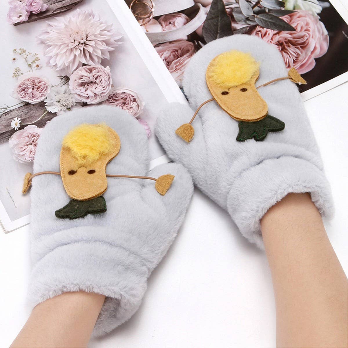 WOMEN'S CARTOON RABBIT FUR FULL FINGER GLOVES_CWAG0265