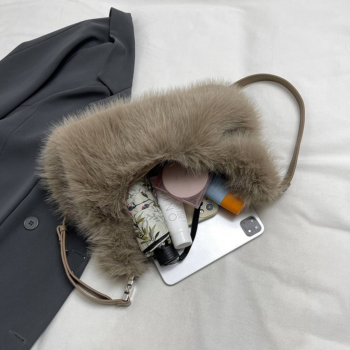 WINTER FAUX FOX FUR PLUSH SHOULDER CROSSBODY BAG_CWAB3978