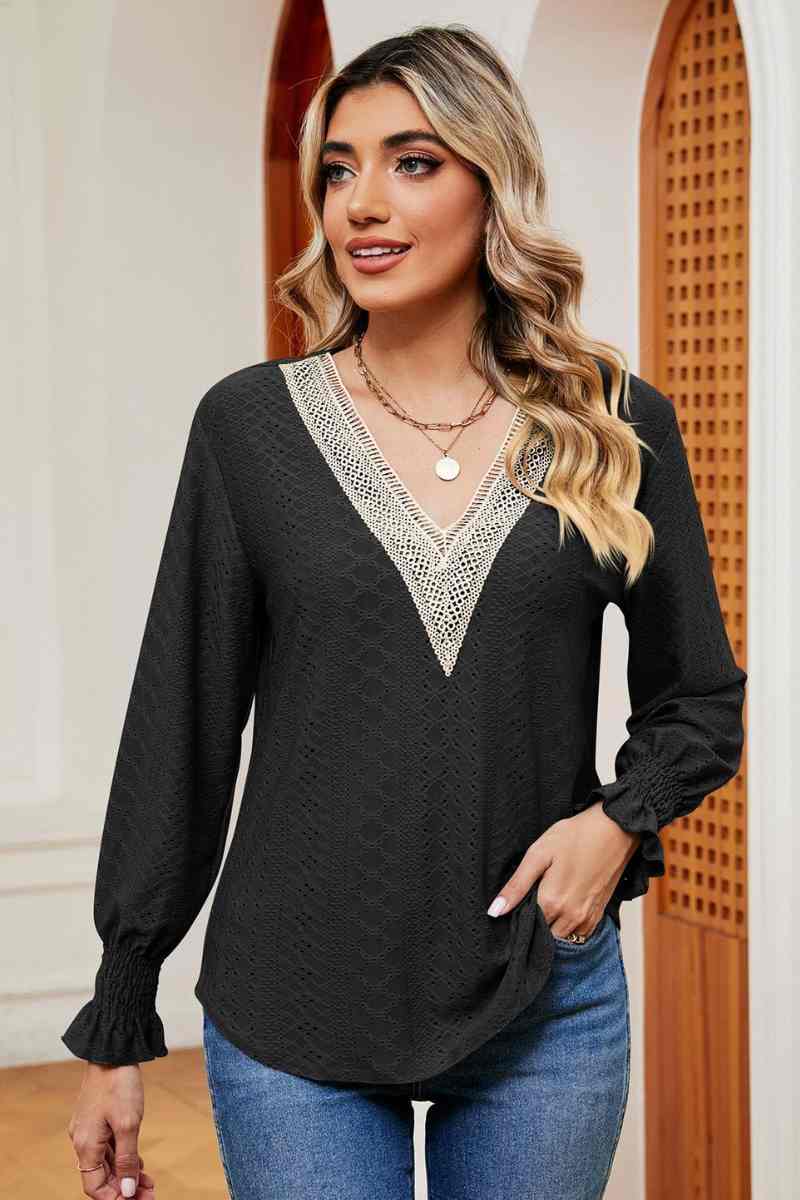 CWTBLL2837_V-NECK LACE PATCHWORK LONG-SLEEVED TOP