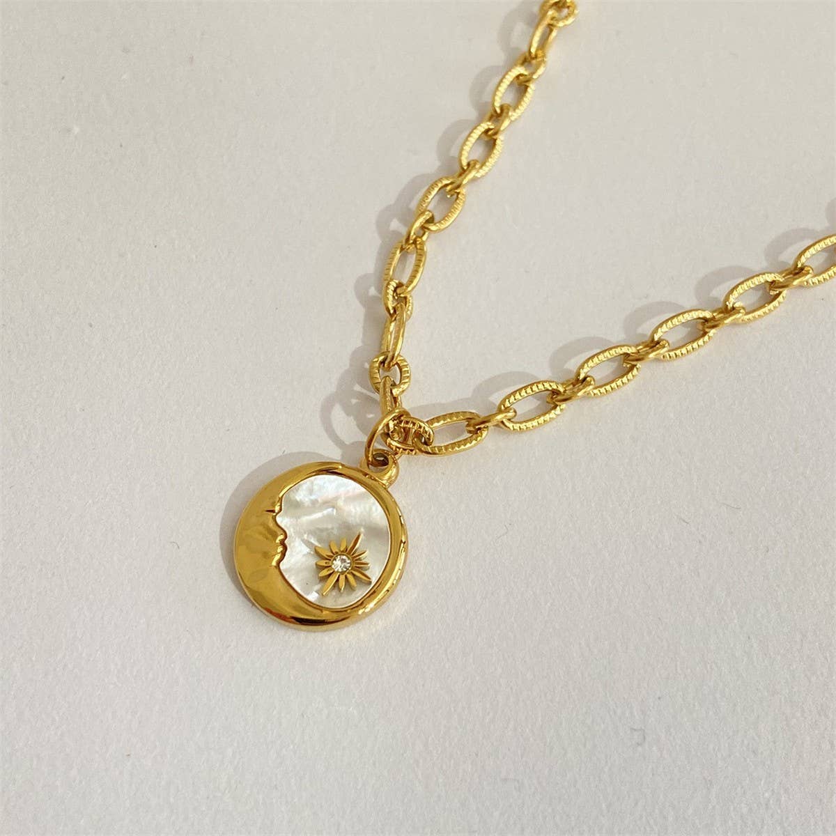 STAINLESS STEEL VINTAGE ROUND COIN NECKLACE_CWMM3782