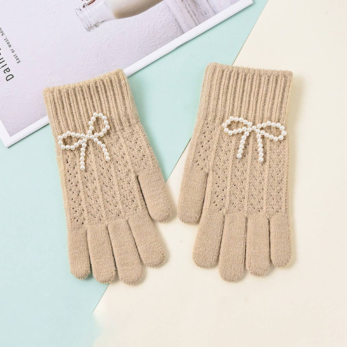 CWAG00586_WOMEN WINTER KNIT BOW PEARL TOUCHSCREEN GLOVES