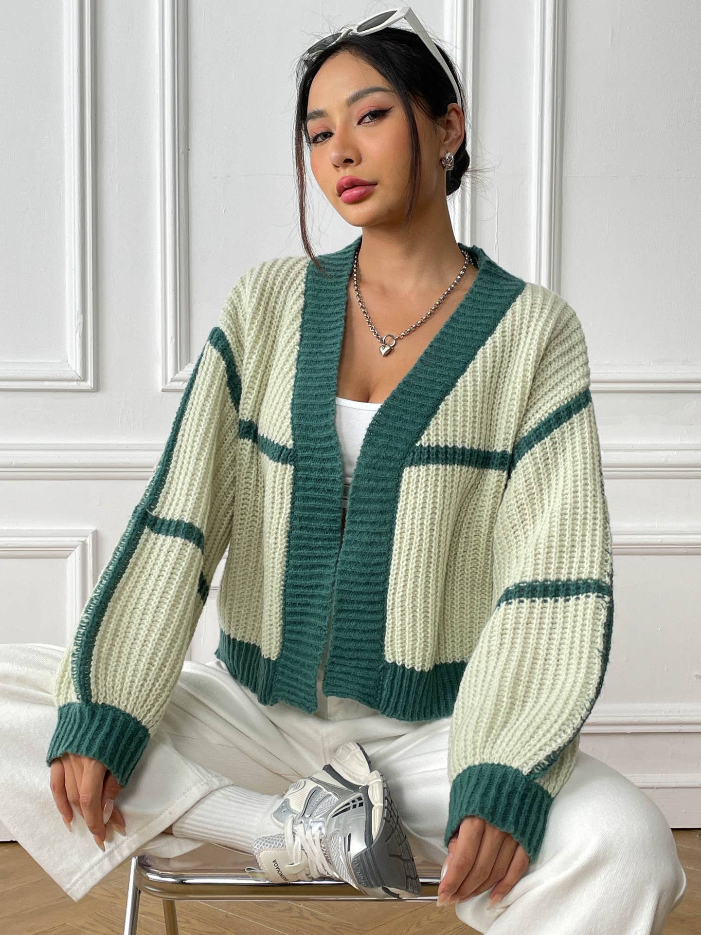 COLOR CONTRAST PATCHWORK SHORT LOOSE CARDIGAN