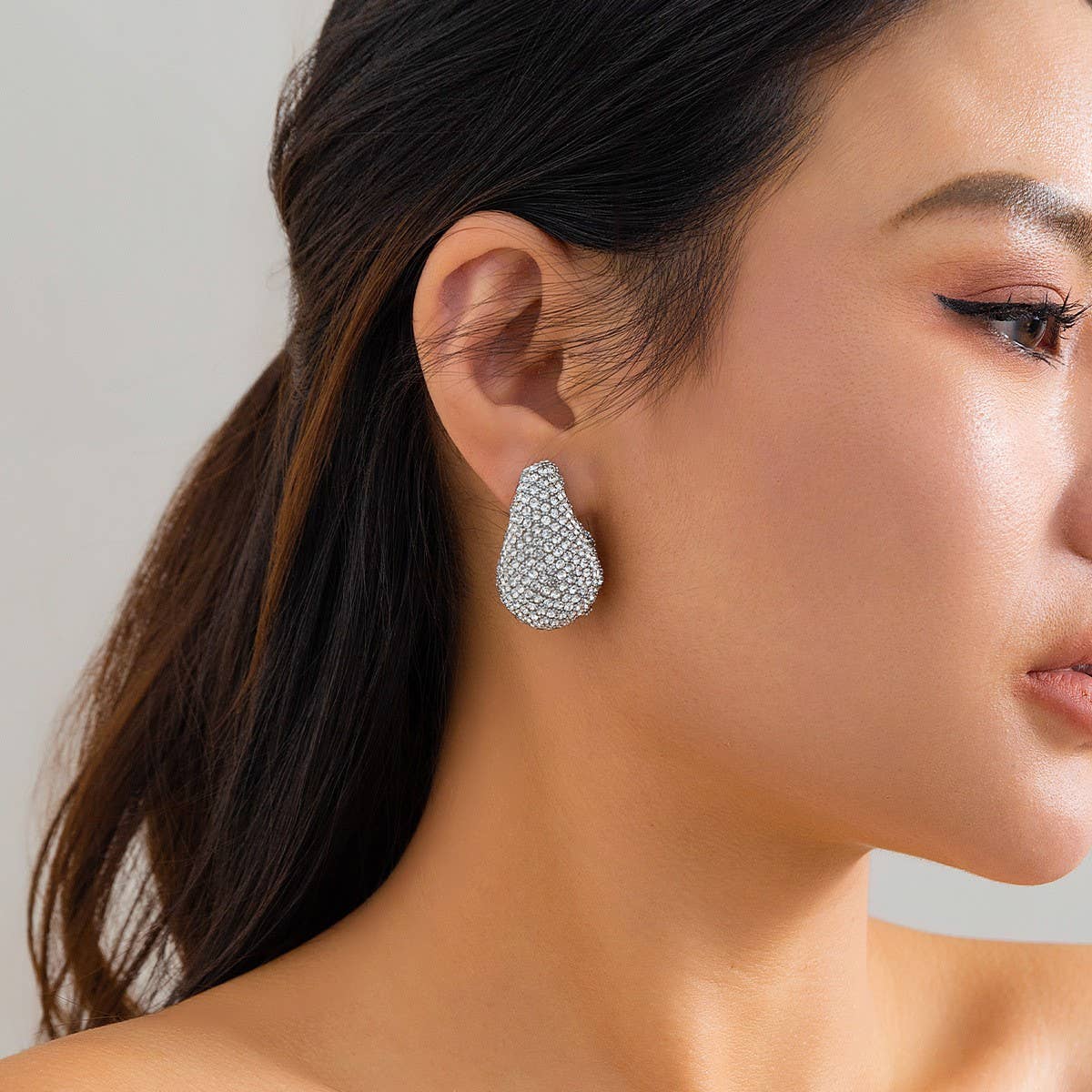 RETRO FULL DIAMOND PUNK STYLE DROP EARRINGS_CWAJE1143