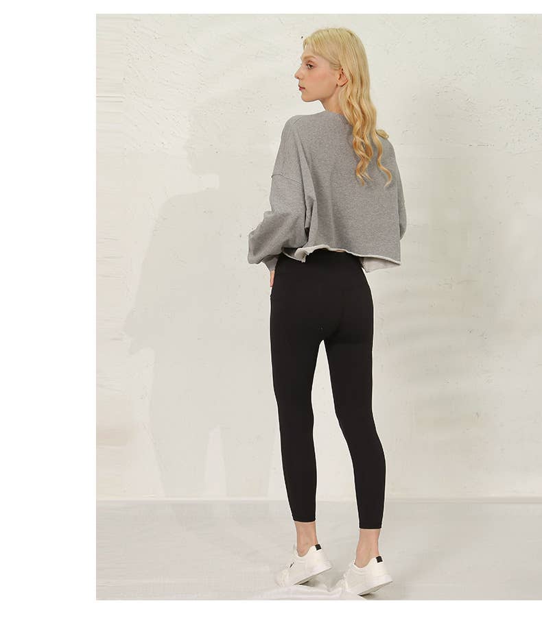 Crop top with fashionable printed sweatshirt