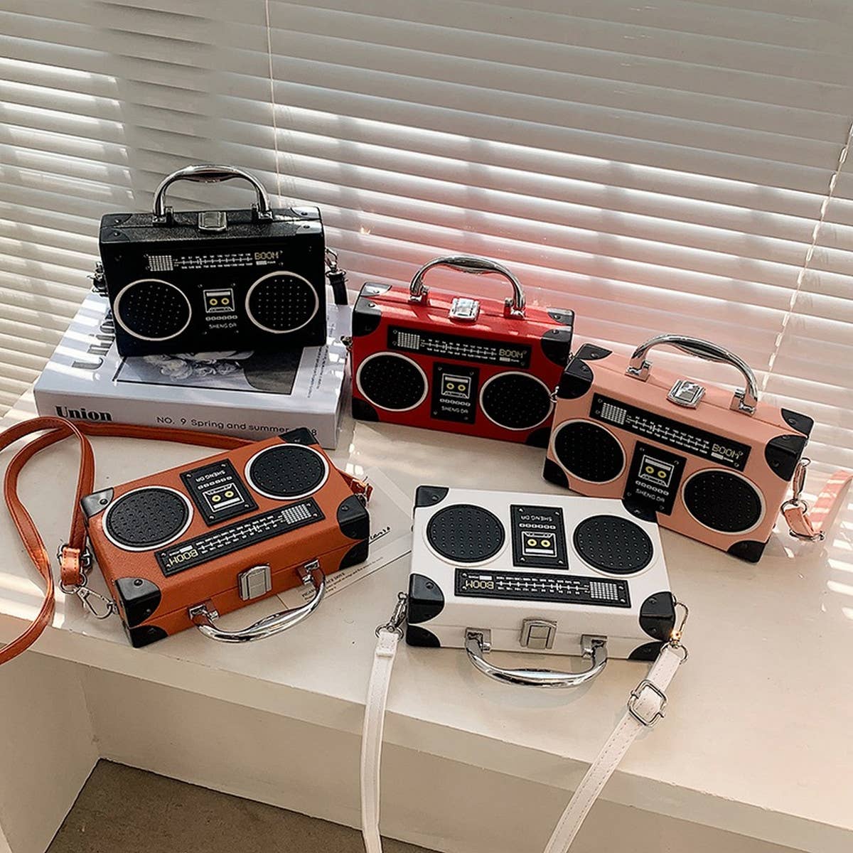 RETRO RADIO BOX-SHAPED MESSENGER BAG_CWAB0985