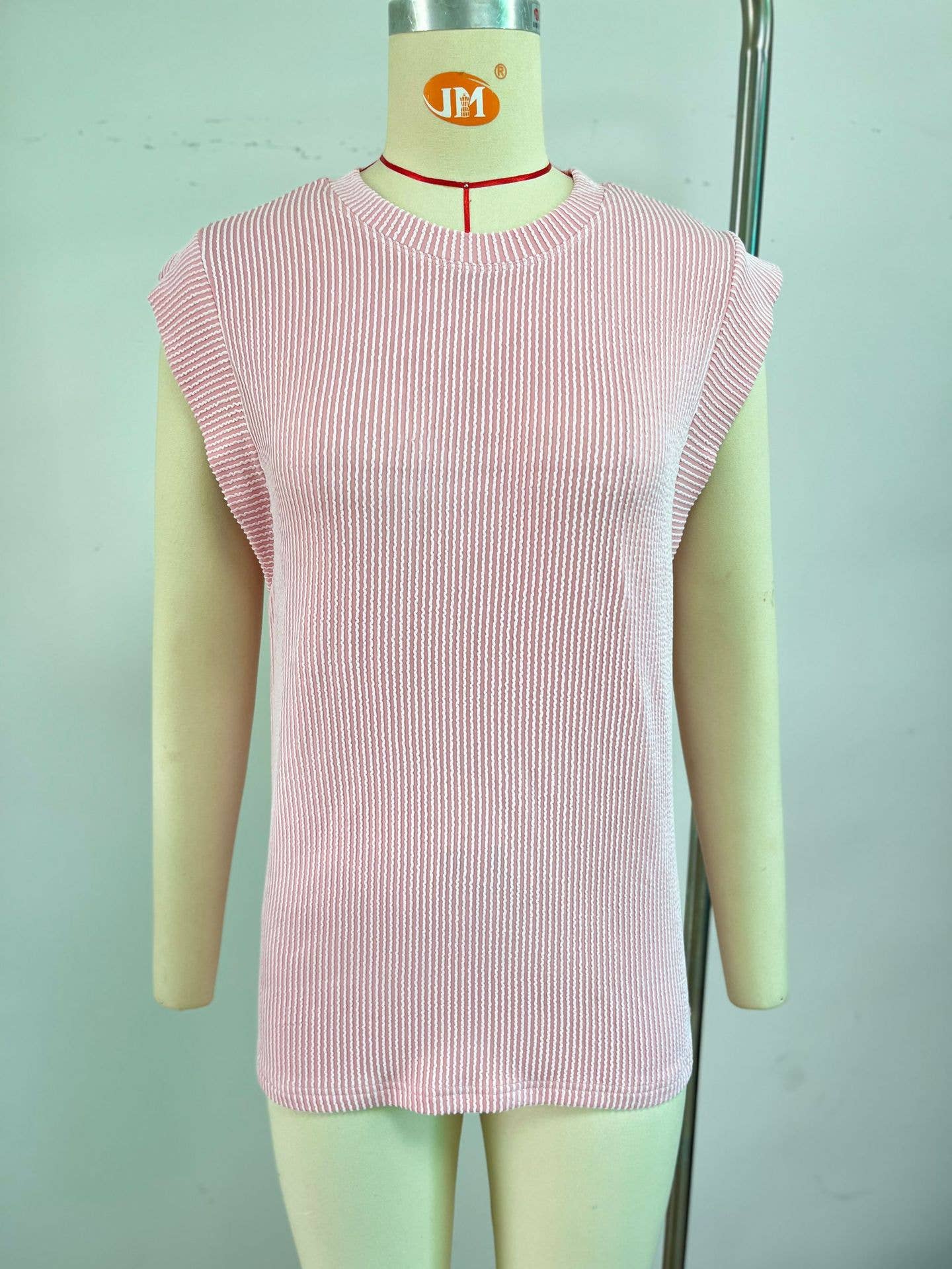 Crewneck shirt with rotator cuff and wavy strip