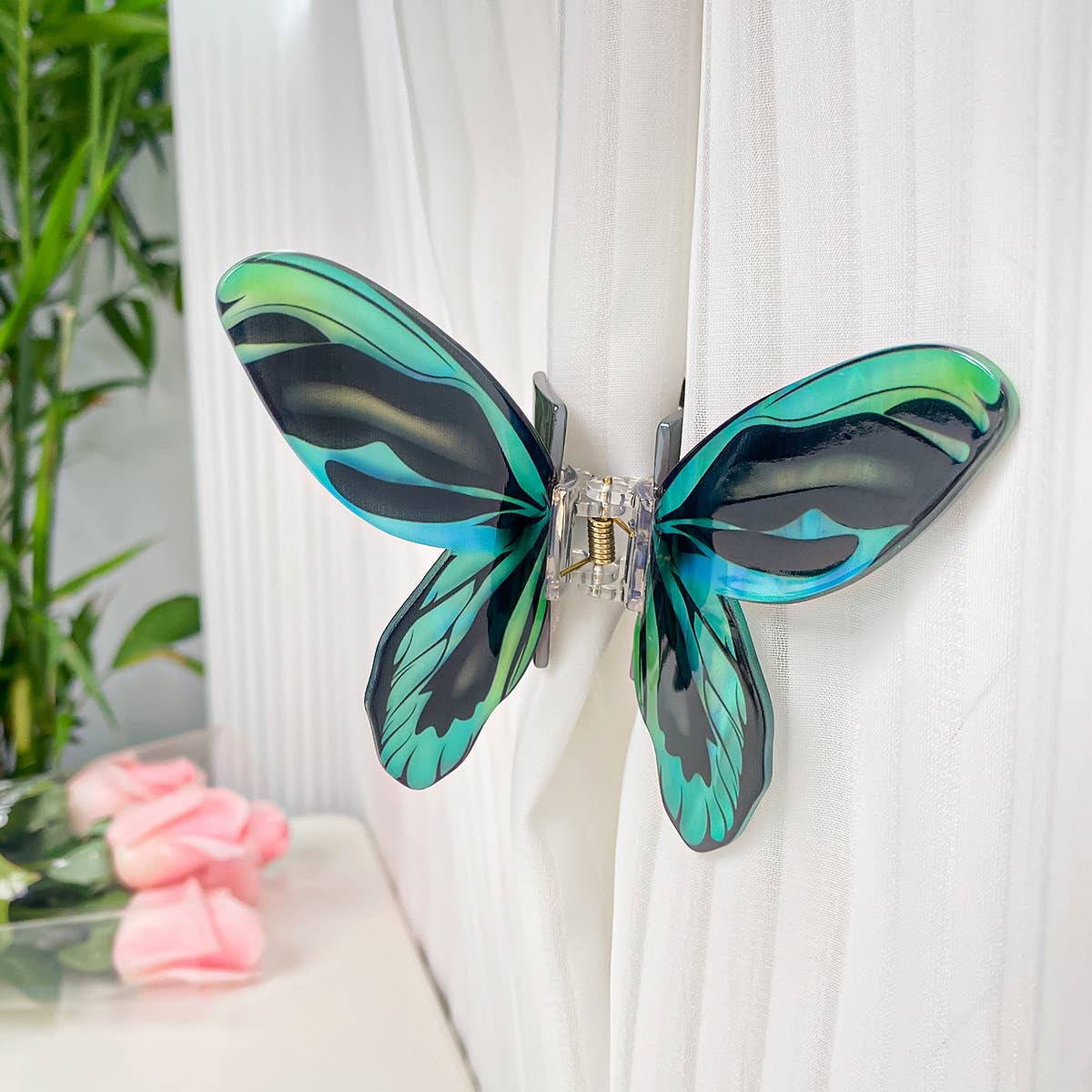 Hairpins with the simulated butterfly temperament