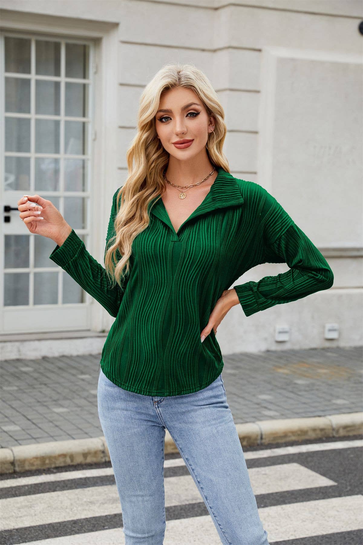 Fashionable lapel fitted long-sleeved top