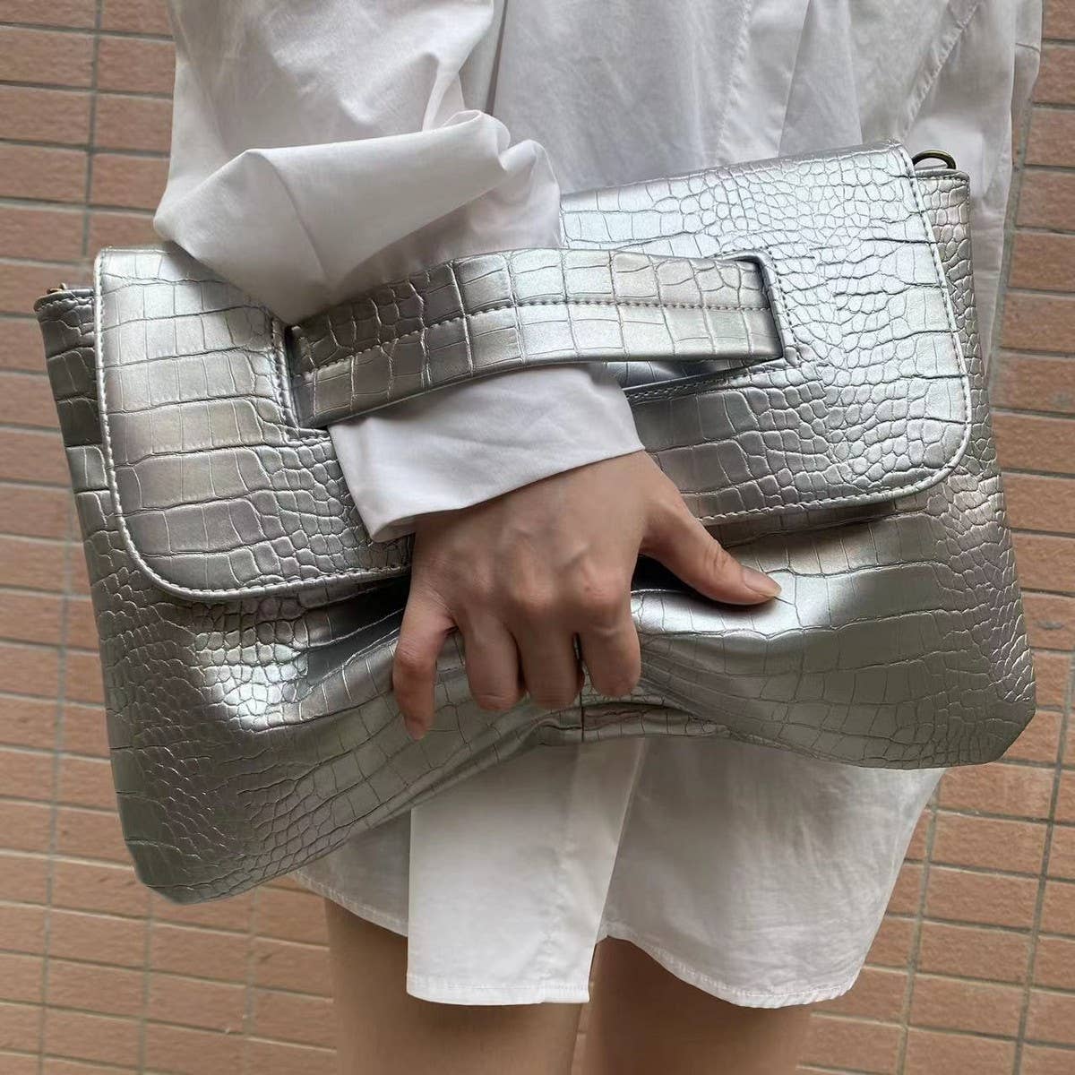 FASHIONABLE AND VERSATILE BLACK HAND BAGS_CWAB2603