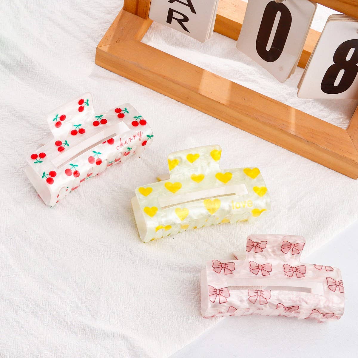 CWAHA1610_CHERRY HEART STRAWBERRY RECTANGLE HAIR CLAW CLIP