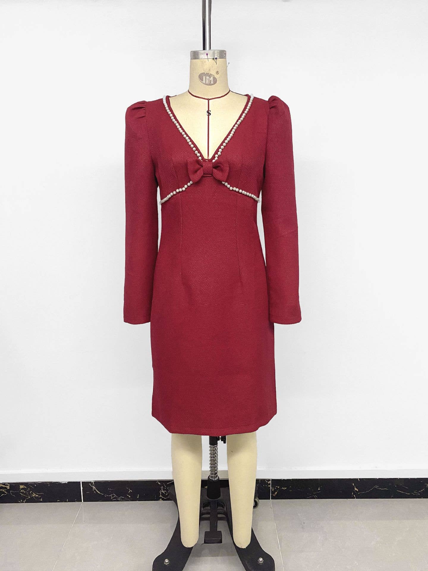 Bow pearl deep V-neck long-sleeved dress