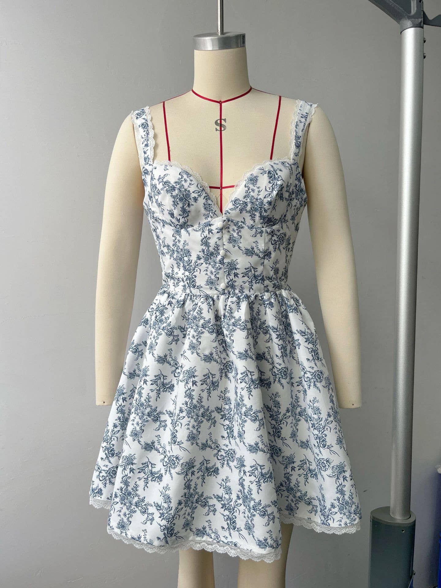 Deep V print bodice mini dress