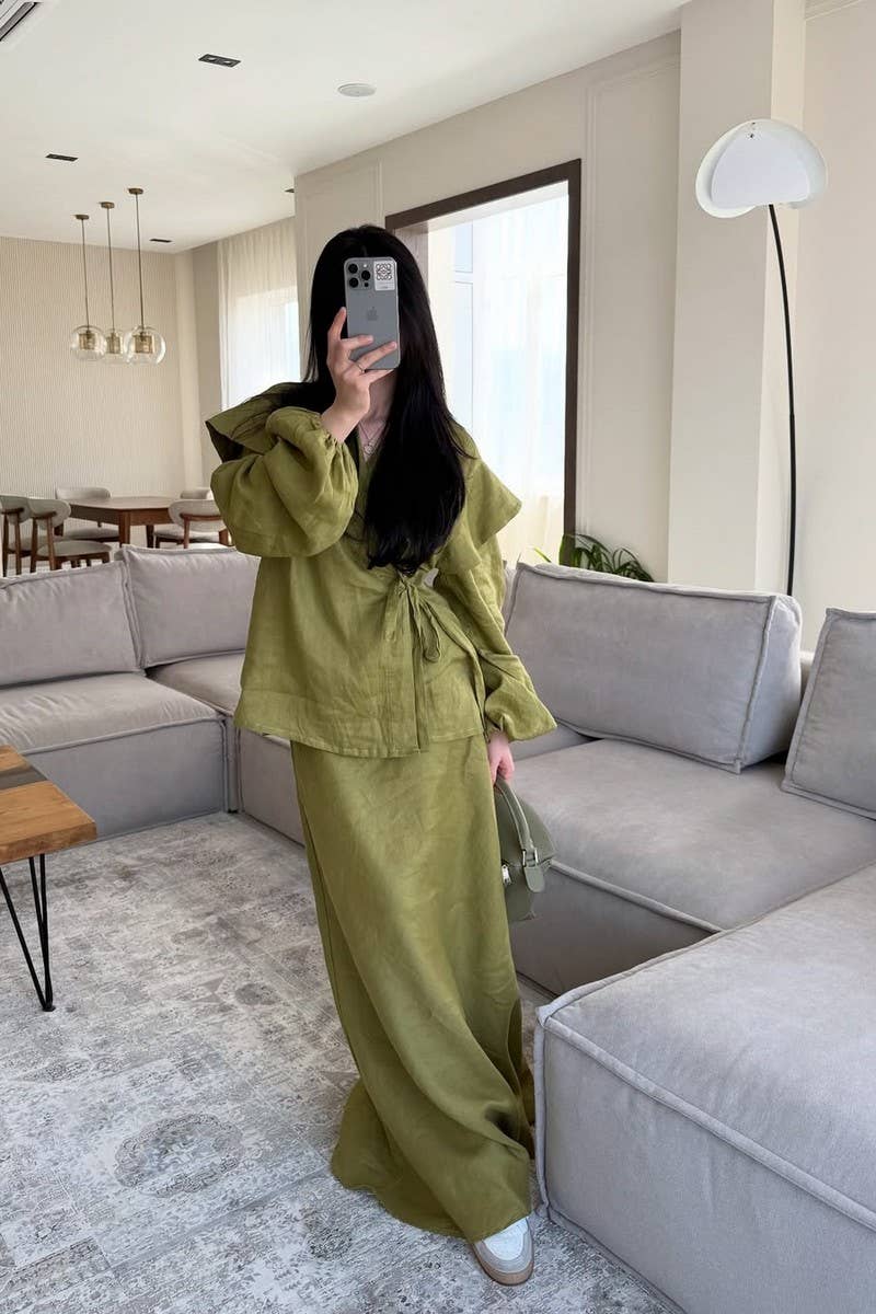 CWSTB00386_LACE-UP SHIRT HIGH-WAISTED SKIRT CASUAL SUIT