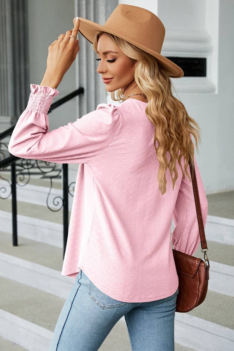 CWTBLL0194_WOMEN SQAURE NECK SHIRRED CUFF LONG SLEEVE BLOUSE