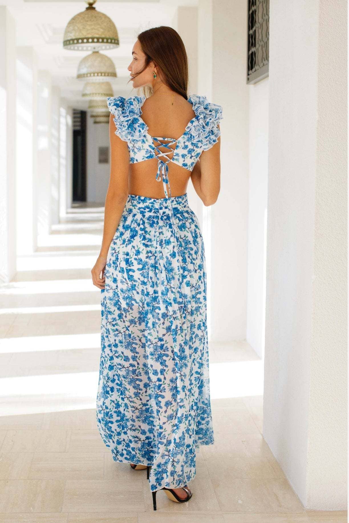 Cut-out slim deep V ruffled floral backless dress